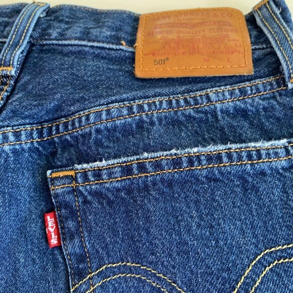 Levi's Premium 501 Distressed Crop High Waisted Button Fly Jeans Women’s Size 26 - Picture 8 of 10